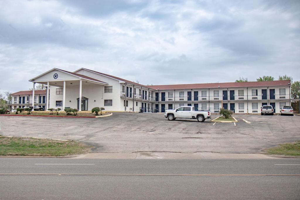 Salt Creek Lodge Graham Exterior photo